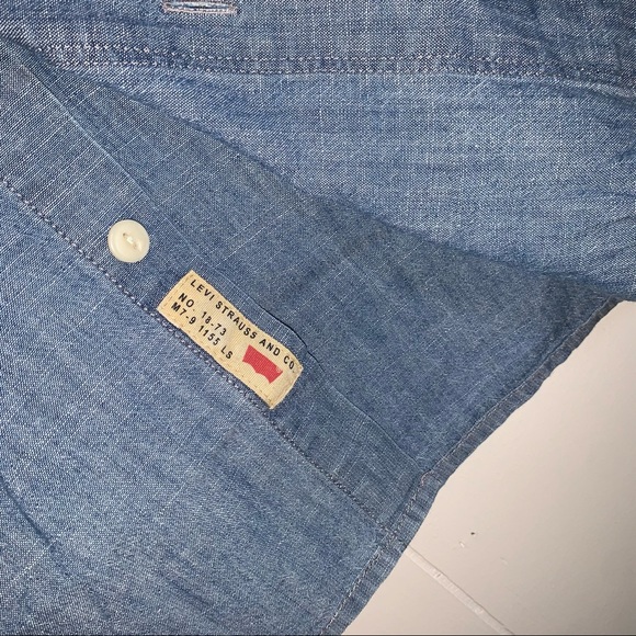 Men’s Levi’s Blue Short-sleeve Chambray Shirt - Picture 4 of 4